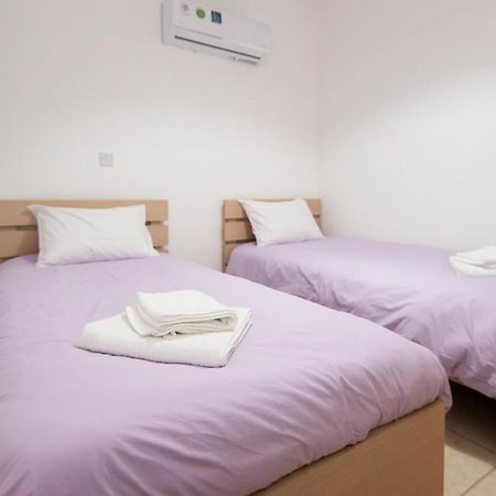 Viola Flat 303 Apartment Larnaca Ngoại thất bức ảnh