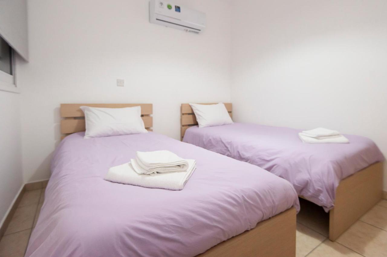 Viola Flat 303 Apartment Larnaca Ngoại thất bức ảnh